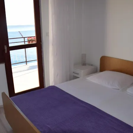 Appartement By The Sea Ladjin Porat, Paklenica - 6631 Starigrad Paklenica